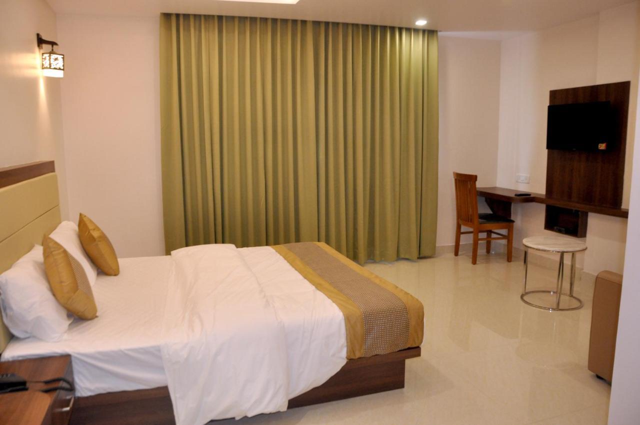 Hotel Ambika International Byndoor Bainduru Ngoại thất bức ảnh