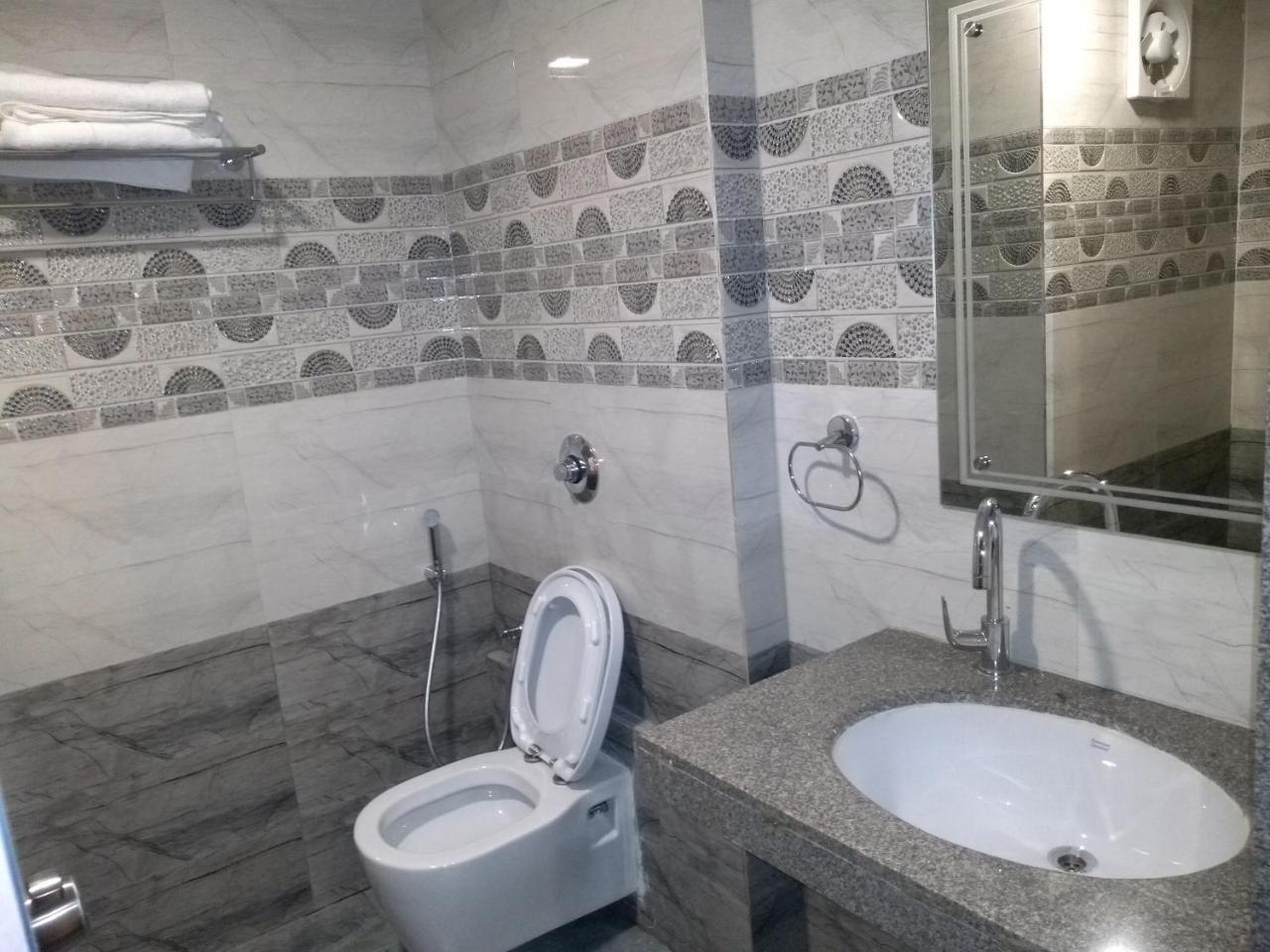 Hotel Ambika International Byndoor Bainduru Ngoại thất bức ảnh