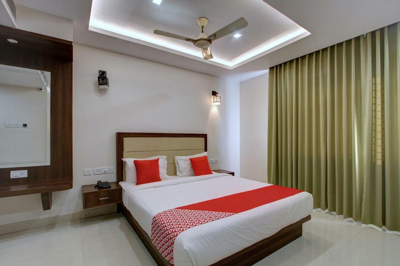 Hotel Ambika International Byndoor Bainduru Ngoại thất bức ảnh