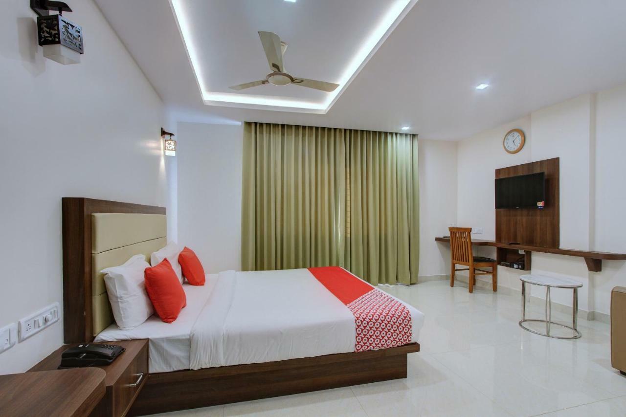 Hotel Ambika International Byndoor Bainduru Ngoại thất bức ảnh